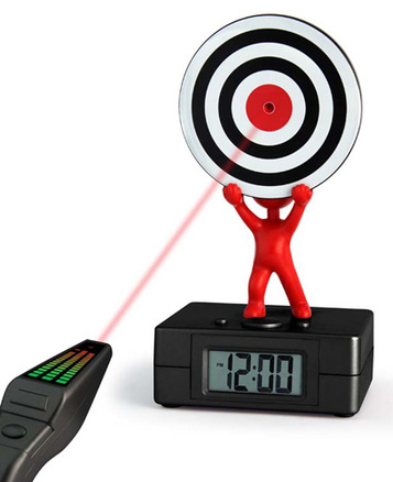 Despertador Target utiliza 3 pilas AA y 3 pilas AG13 incluidas