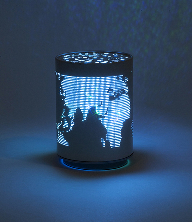 Lámpara sobremesa Globe LED utiliza 3 pilas AAA